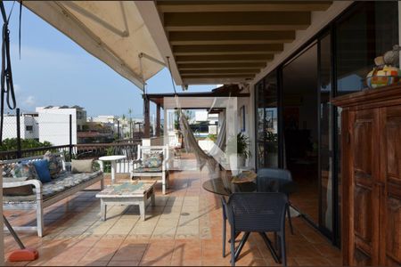 Apartamento à venda com 236m², 3 quartos e 2 vagas Apartamento à venda com 236m², 3 quartos e 2 vagasVaranda gourmet