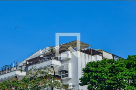 Apartamento à venda com 236m², 3 quartos e 2 vagas Apartamento à venda com 236m², 3 quartos e 2 vagasFachada