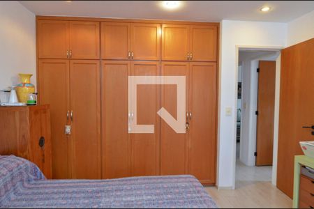 Apartamento à venda com 236m², 3 quartos e 2 vagas Apartamento à venda com 236m², 3 quartos e 2 vagasQuarto 3