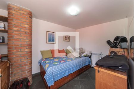 Casa à venda com 300m², 3 quartos e 4 vagasQuarto de Serviço