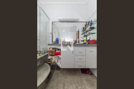 Casa à venda com 300m², 3 quartos e 4 vagasBanheiro da Suíte