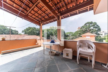 Casa à venda com 300m², 3 quartos e 4 vagasQuintal