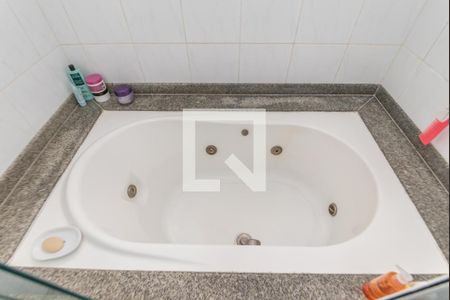 Casa à venda com 300m², 3 quartos e 4 vagasBanheiro da Suíte