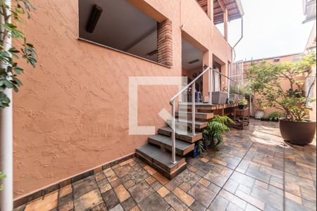 Casa à venda com 300m², 3 quartos e 4 vagasQuintal