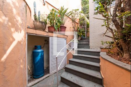 Casa à venda com 300m², 3 quartos e 4 vagasEntrada