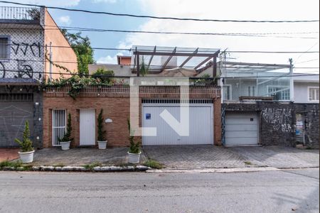 Casa à venda com 300m², 3 quartos e 4 vagasFachada