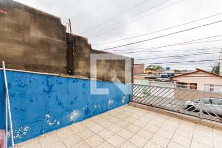 Casa à venda com 150m², 3 quartos e 2 vagas Casa à venda com 150m², 3 quartos e 2 vagasVaranda