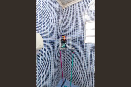 Casa à venda com 150m², 3 quartos e 2 vagas Casa à venda com 150m², 3 quartos e 2 vagasBanheiro de Serviço