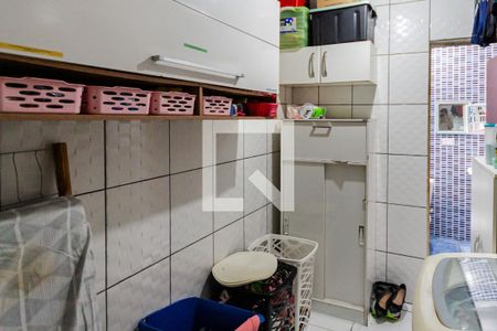 Casa à venda com 150m², 3 quartos e 2 vagas Casa à venda com 150m², 3 quartos e 2 vagasÁrea de Serviço