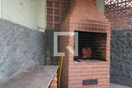 Casa à venda com 220m², 2 quartos e 1 vagaquintal e churrasqueira