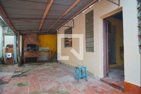 Casa à venda com 95m², 2 quartos e 3 vagasVaranda - Fundos