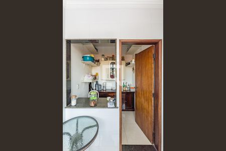 Apartamento à venda com 200m², 4 quartos e 2 vagas Apartamento à venda com 200m², 4 quartos e 2 vagasCozinha