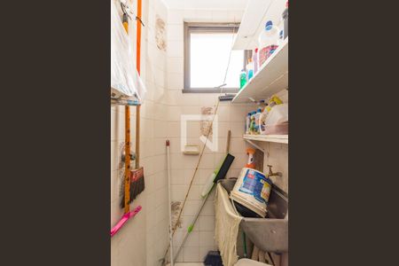 Apartamento à venda com 200m², 4 quartos e 2 vagas Apartamento à venda com 200m², 4 quartos e 2 vagasBanheiro de serviço