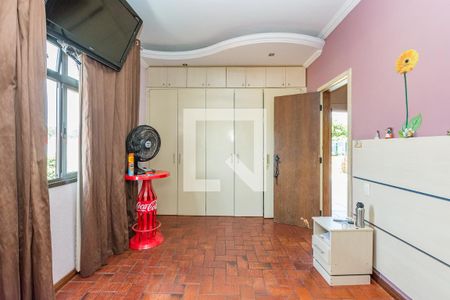 Apartamento à venda com 200m², 4 quartos e 2 vagas Apartamento à venda com 200m², 4 quartos e 2 vagasSuíte 2