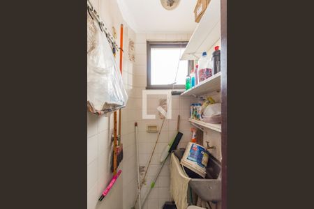 Apartamento à venda com 200m², 4 quartos e 2 vagas Apartamento à venda com 200m², 4 quartos e 2 vagasBanheiro de serviço