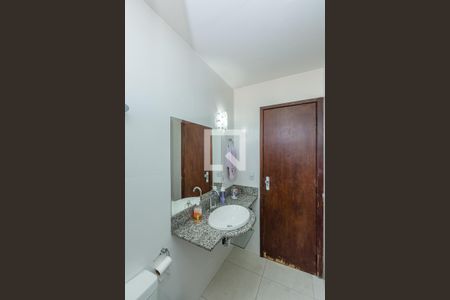 Apartamento à venda com 200m², 4 quartos e 2 vagas Apartamento à venda com 200m², 4 quartos e 2 vagasBanheiro Social