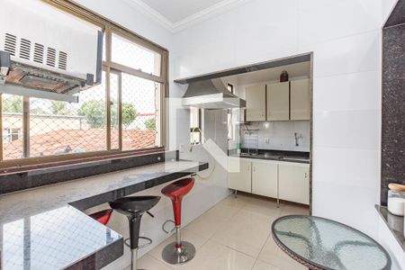 Apartamento à venda com 200m², 4 quartos e 2 vagas Apartamento à venda com 200m², 4 quartos e 2 vagasCozinha