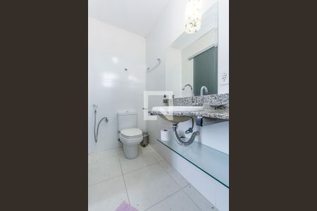 Apartamento à venda com 200m², 4 quartos e 2 vagas Apartamento à venda com 200m², 4 quartos e 2 vagasBanheiro da Suíte