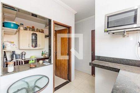 Apartamento à venda com 200m², 4 quartos e 2 vagas Apartamento à venda com 200m², 4 quartos e 2 vagasCozinha