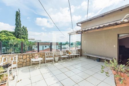 Apartamento à venda com 200m², 4 quartos e 2 vagas Apartamento à venda com 200m², 4 quartos e 2 vagasÁrea externa