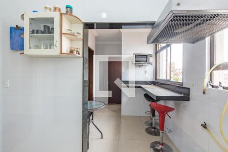 Apartamento à venda com 200m², 4 quartos e 2 vagas Apartamento à venda com 200m², 4 quartos e 2 vagasCozinha