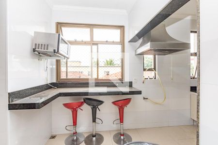 Apartamento à venda com 200m², 4 quartos e 2 vagas Apartamento à venda com 200m², 4 quartos e 2 vagasCozinha