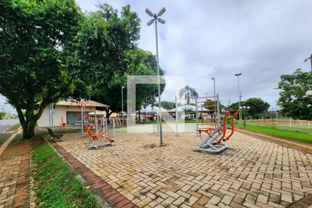 Casa de condomínio para alugar com 240m², 4 quartos e 2 vagas Casa de condomínio para alugar com 240m², 4 quartos e 2 vagasÁrea comum