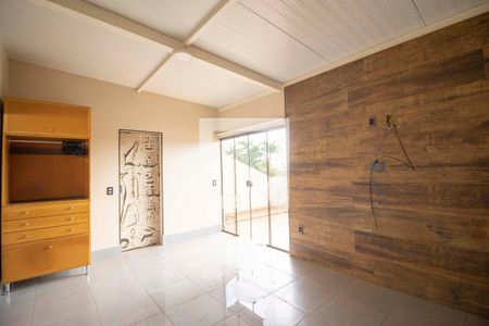 Casa de condomínio para alugar com 240m², 4 quartos e 2 vagas Casa de condomínio para alugar com 240m², 4 quartos e 2 vagasSuíte piso superior