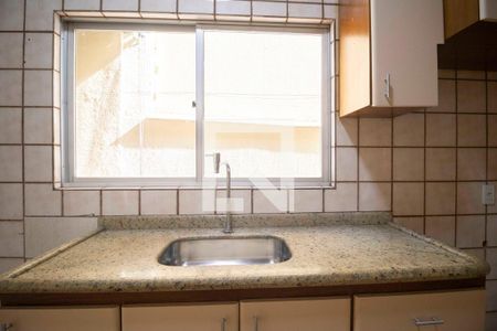 Casa de condomínio para alugar com 240m², 4 quartos e 2 vagas Casa de condomínio para alugar com 240m², 4 quartos e 2 vagasCozinha