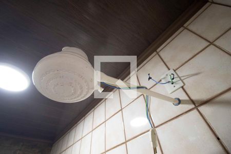 Casa de condomínio para alugar com 240m², 4 quartos e 2 vagas Casa de condomínio para alugar com 240m², 4 quartos e 2 vagasChuveiro