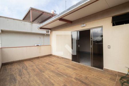 Casa de condomínio para alugar com 240m², 4 quartos e 2 vagas Casa de condomínio para alugar com 240m², 4 quartos e 2 vagasVaranda Suíte piso superior