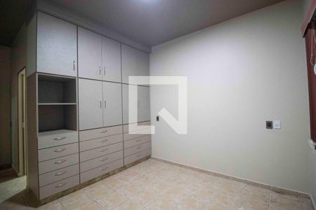 Casa de condomínio para alugar com 240m², 4 quartos e 2 vagas Casa de condomínio para alugar com 240m², 4 quartos e 2 vagasSuíte 2