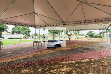 Casa de condomínio para alugar com 240m², 4 quartos e 2 vagas Casa de condomínio para alugar com 240m², 4 quartos e 2 vagasÁrea comum