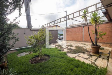 Casa de condomínio para alugar com 240m², 4 quartos e 2 vagas Casa de condomínio para alugar com 240m², 4 quartos e 2 vagasQuintal