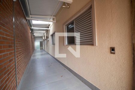 Casa de condomínio para alugar com 240m², 4 quartos e 2 vagas Casa de condomínio para alugar com 240m², 4 quartos e 2 vagasCorredor