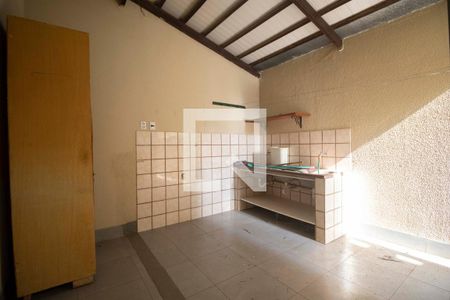 Casa de condomínio para alugar com 240m², 4 quartos e 2 vagas Casa de condomínio para alugar com 240m², 4 quartos e 2 vagasÁrea de serviço