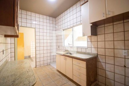 Casa de condomínio para alugar com 240m², 4 quartos e 2 vagas Casa de condomínio para alugar com 240m², 4 quartos e 2 vagasCozinha