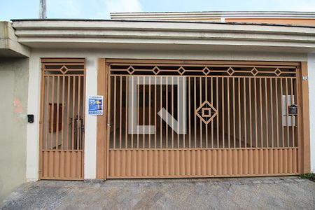 Casa à venda com 213m², 3 quartos e 3 vagasFachada 