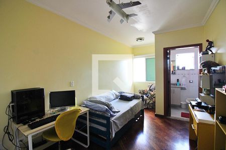 Casa à venda com 213m², 3 quartos e 3 vagasSuíte 3