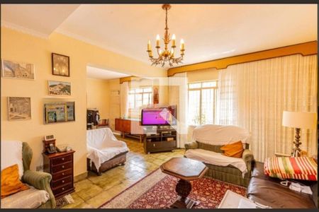 Casa à venda com 252m², 4 quartos e 4 vagas
