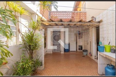 Casa à venda com 252m², 4 quartos e 4 vagas