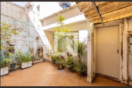 Casa à venda com 252m², 4 quartos e 4 vagas