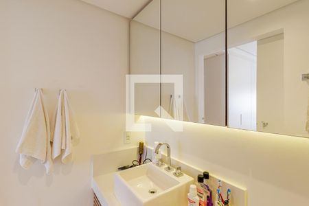 Apartamento à venda com 74m², 1 quarto e 2 vagasBanheiro da Suíte