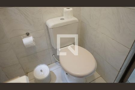 Casa de condomínio à venda com 144m², 4 quartos e 1 vagaLavabo