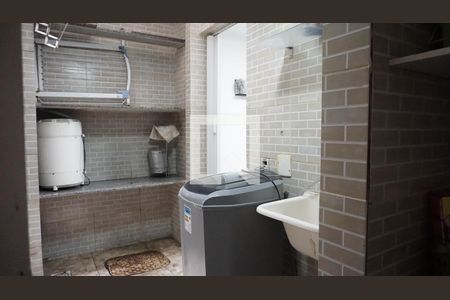 Casa de condomínio à venda com 144m², 4 quartos e 1 vagaÁrea de Serviço