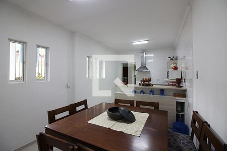 Casa à venda com 140m², 2 quartos e 2 vagasCopa e Cozinha 