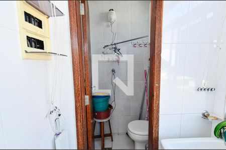 Apartamento à venda com 75m², 2 quartos e 1 vaga Apartamento à venda com 75m², 2 quartos e 1 vagaBanheiro de serviço