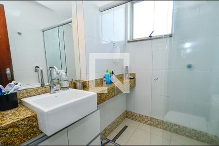 Apartamento à venda com 75m², 2 quartos e 1 vaga Apartamento à venda com 75m², 2 quartos e 1 vagaBanheiro social