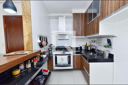 Apartamento à venda com 75m², 2 quartos e 1 vaga Apartamento à venda com 75m², 2 quartos e 1 vagaCozinha