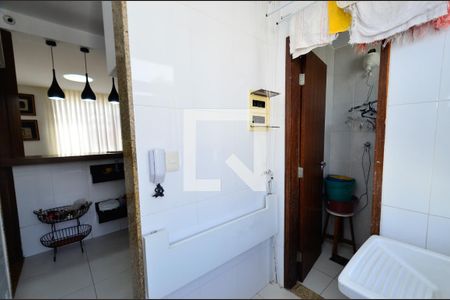 Apartamento à venda com 75m², 2 quartos e 1 vaga Apartamento à venda com 75m², 2 quartos e 1 vagaÁrea de Serviço